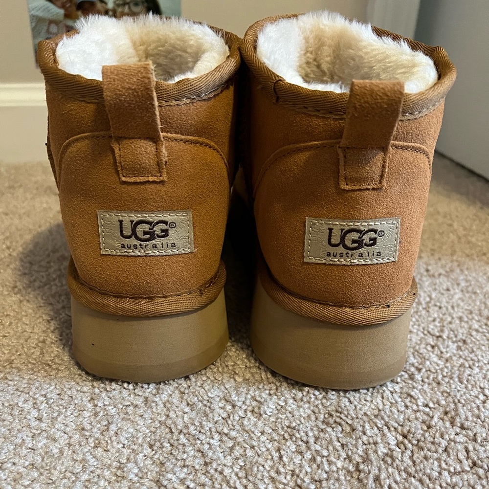 Women’s Ugg mini platform